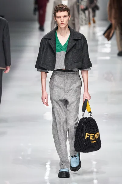 Look 32